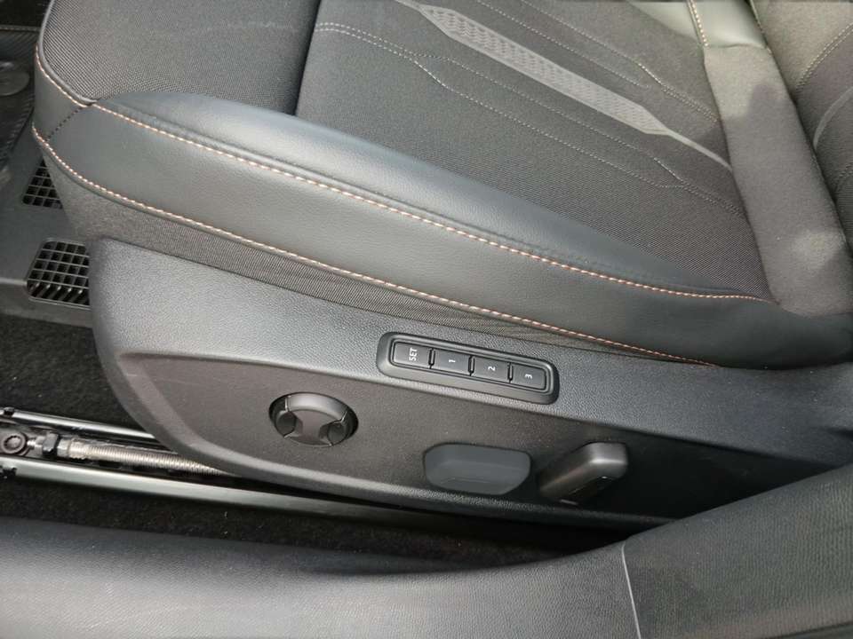 CUPRA Leon - Imagem 13
