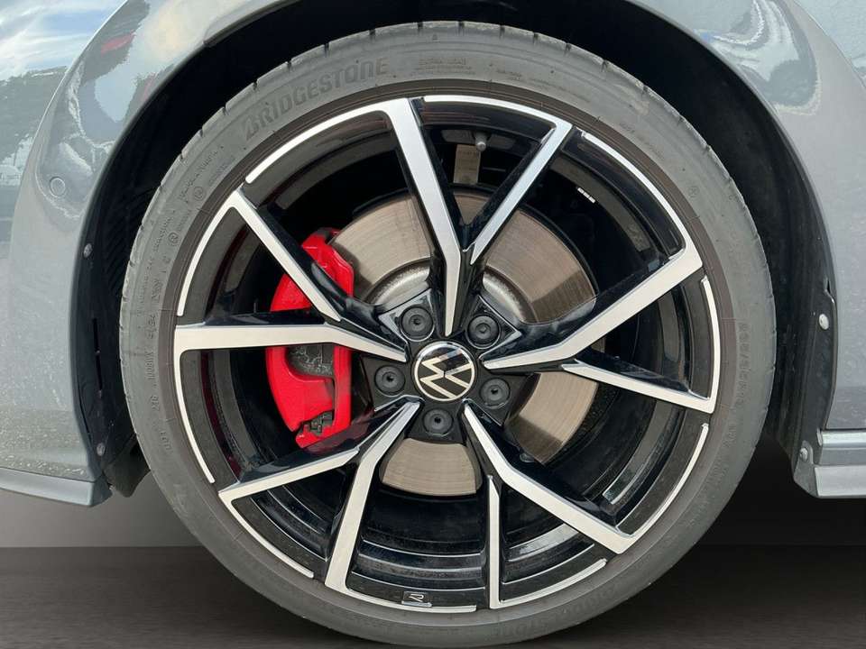 Volkswagen Golf GTI - Imagem 12