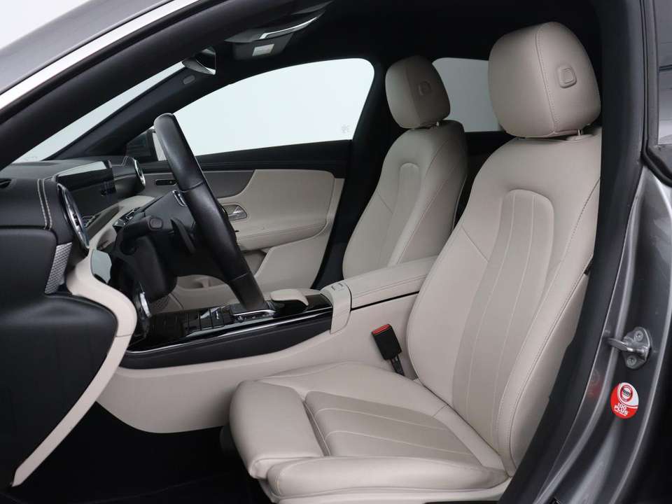 Mercedes-Benz CLA 180 - Imagem 5