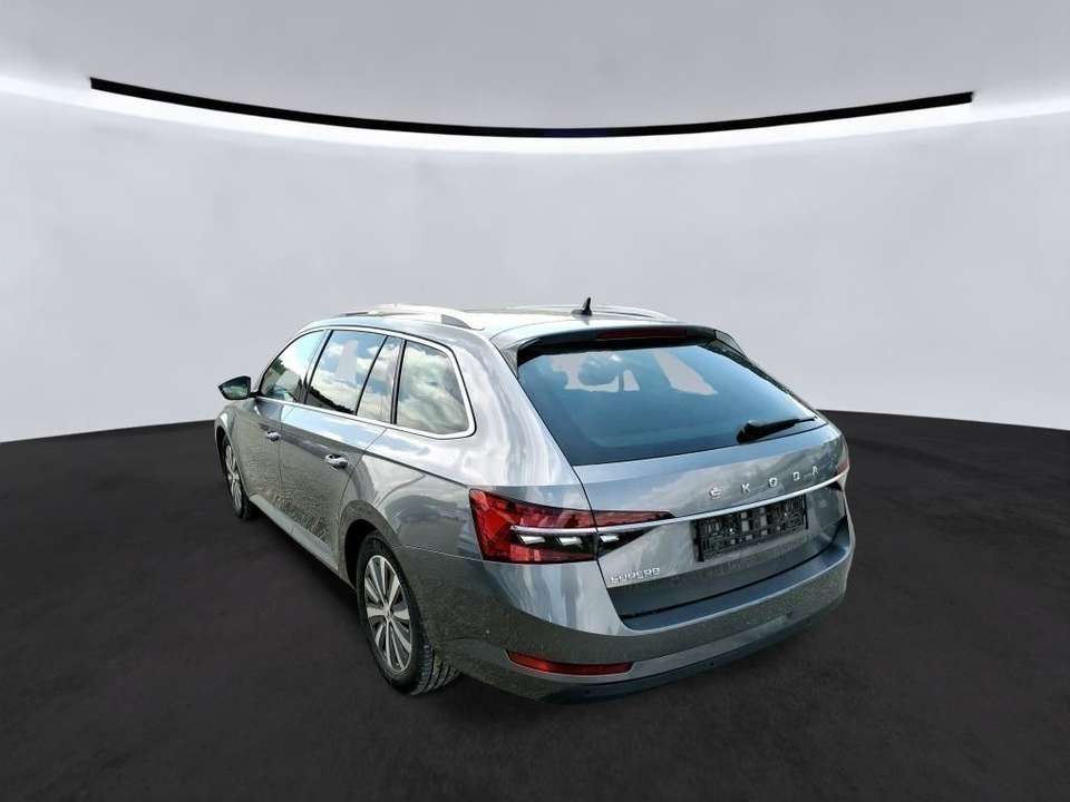 Skoda Superb - Imagem 3