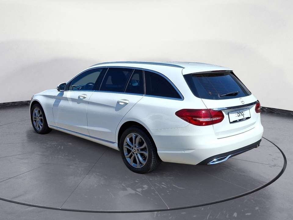 Mercedes-Benz C 220 - Imagem 4