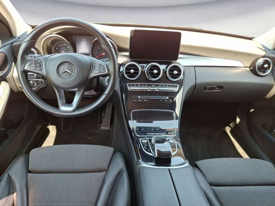 Mercedes-Benz C 220 - Imagem 11