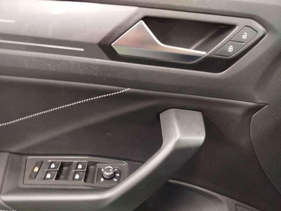 Volkswagen T-Roc - Imagem 8