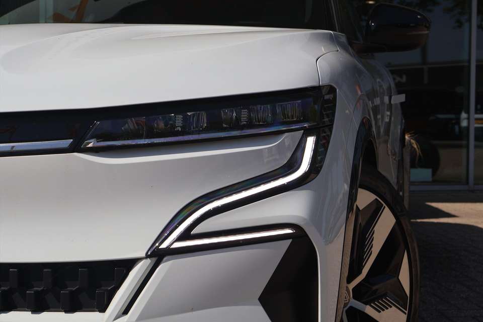 Renault Megane E-Tech - Imagem 4