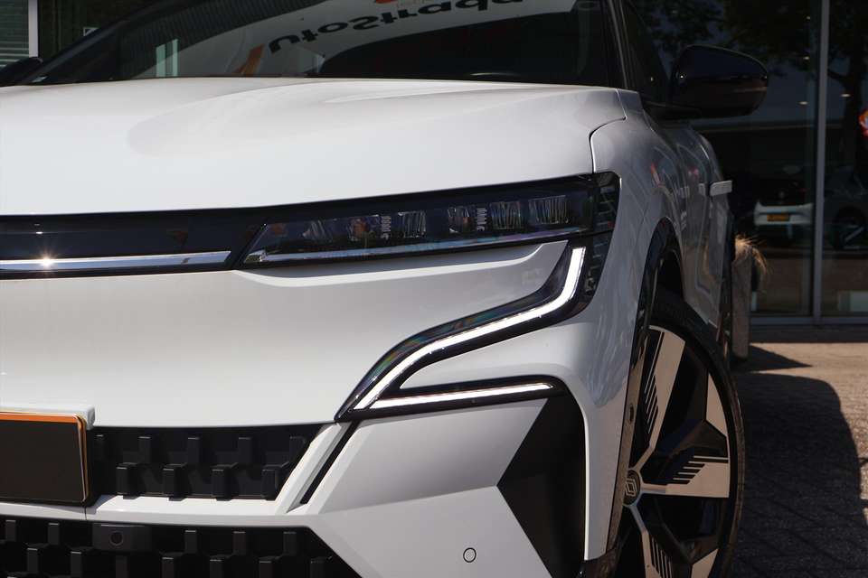 Renault Megane E-Tech - Imagem 4