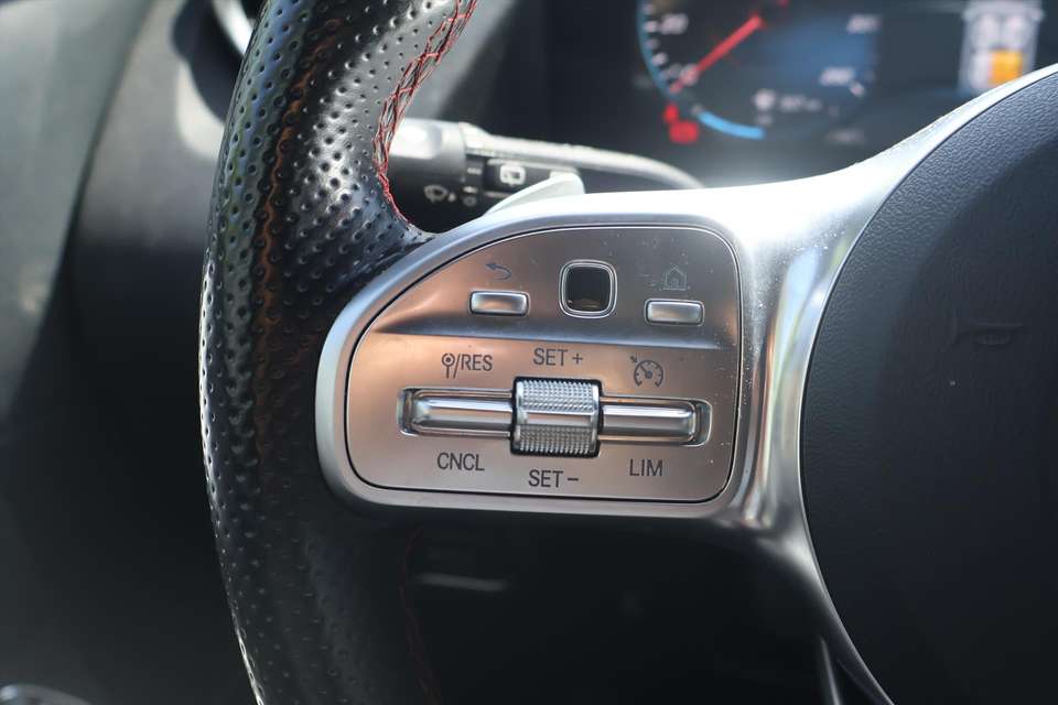 Mercedes-Benz GLA 200 - Imagem 12