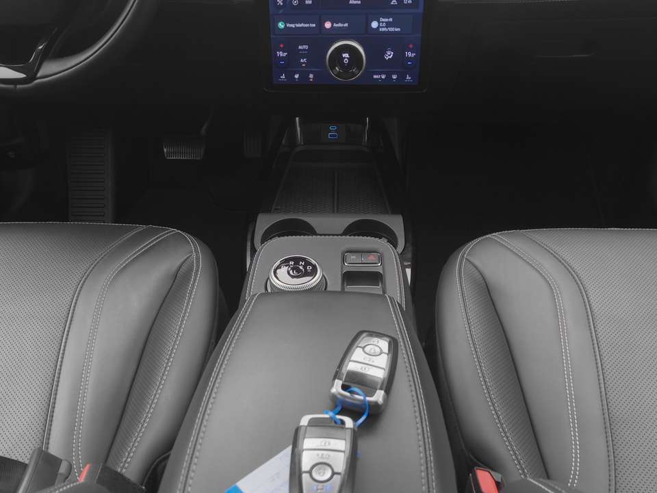 Ford Mustang Mach-E - Imagem 13