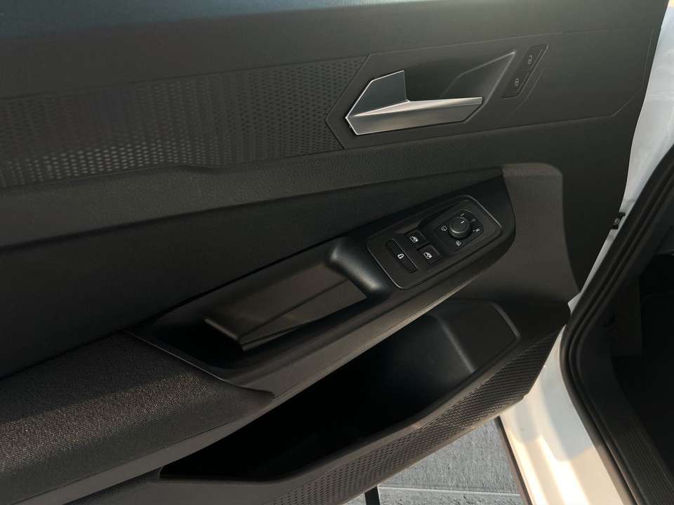 Ford Grand Tourneo - Imagem 8