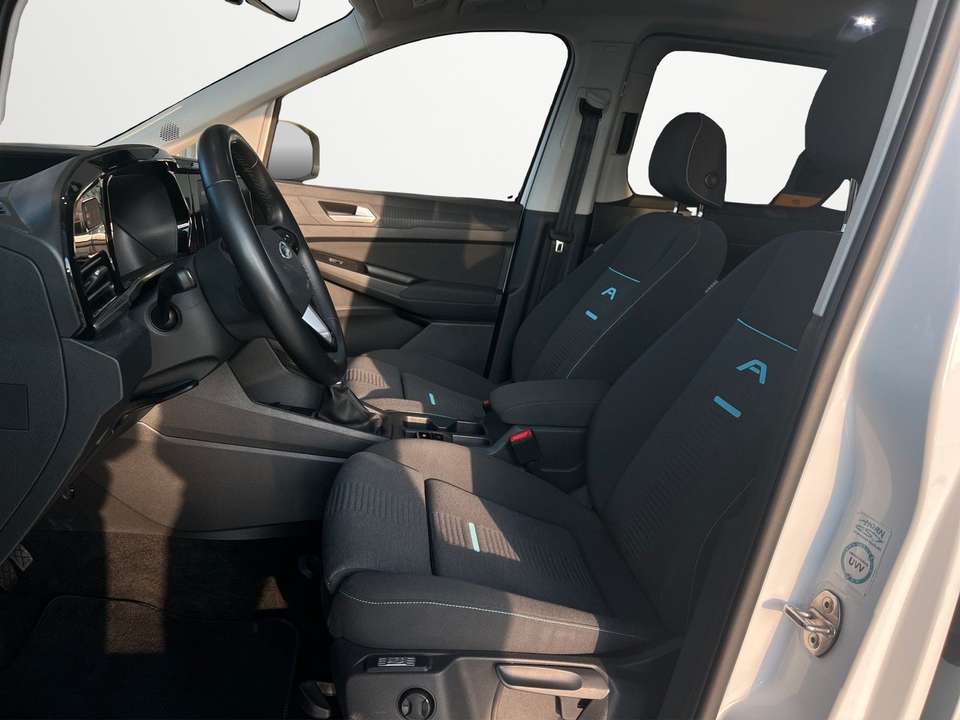 Ford Grand Tourneo - Imagem 9