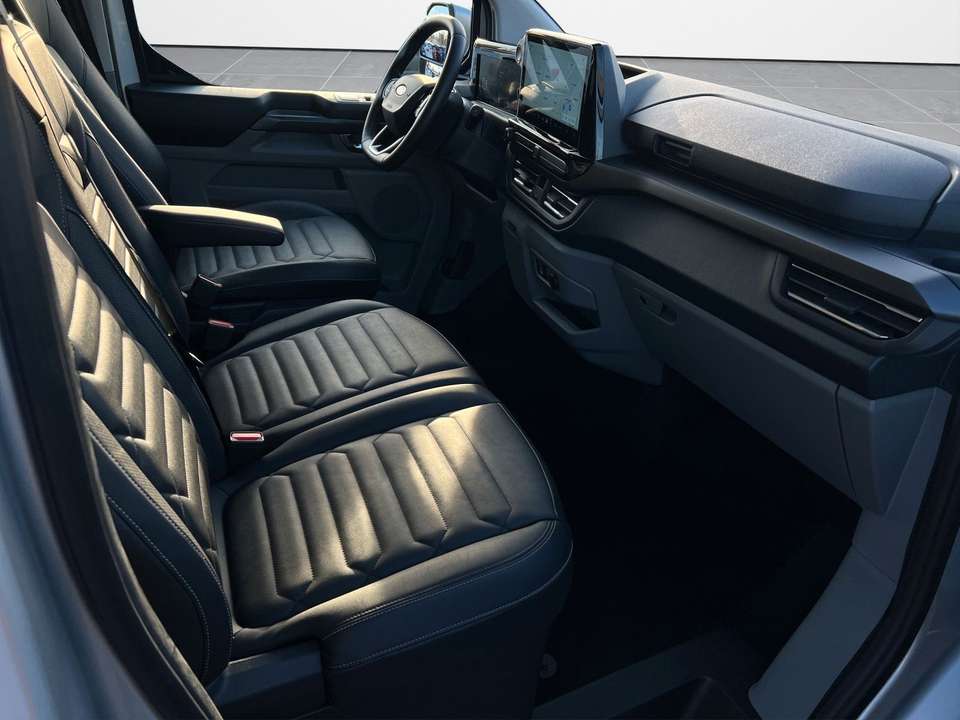 Ford Tourneo Custom - Imagem 12