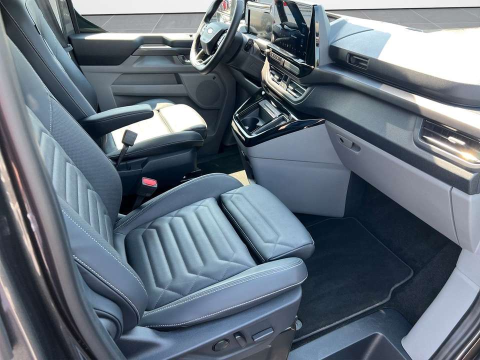 Ford Tourneo Custom - Imagem 11