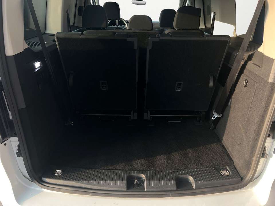Ford Grand Tourneo - Imagem 14