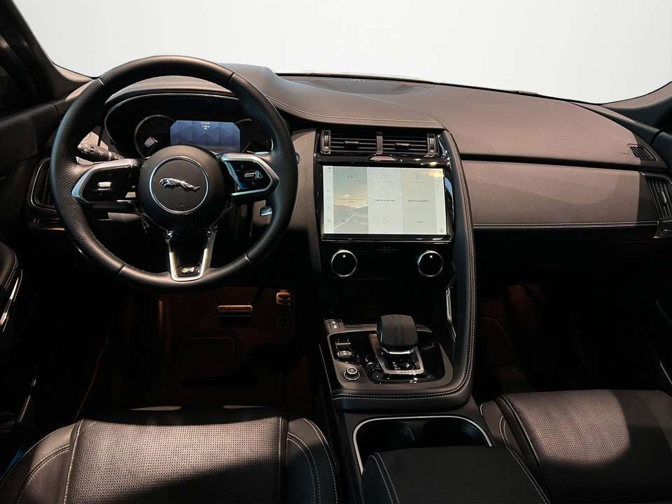 Jaguar E-Pace - Imagem 14