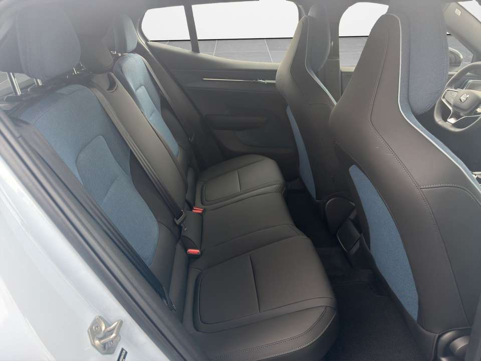 Volvo EX30 - Imagem 13