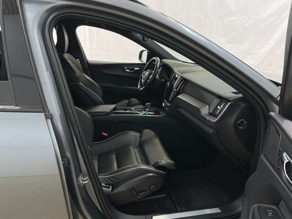 Volvo XC60 - Imagem 8