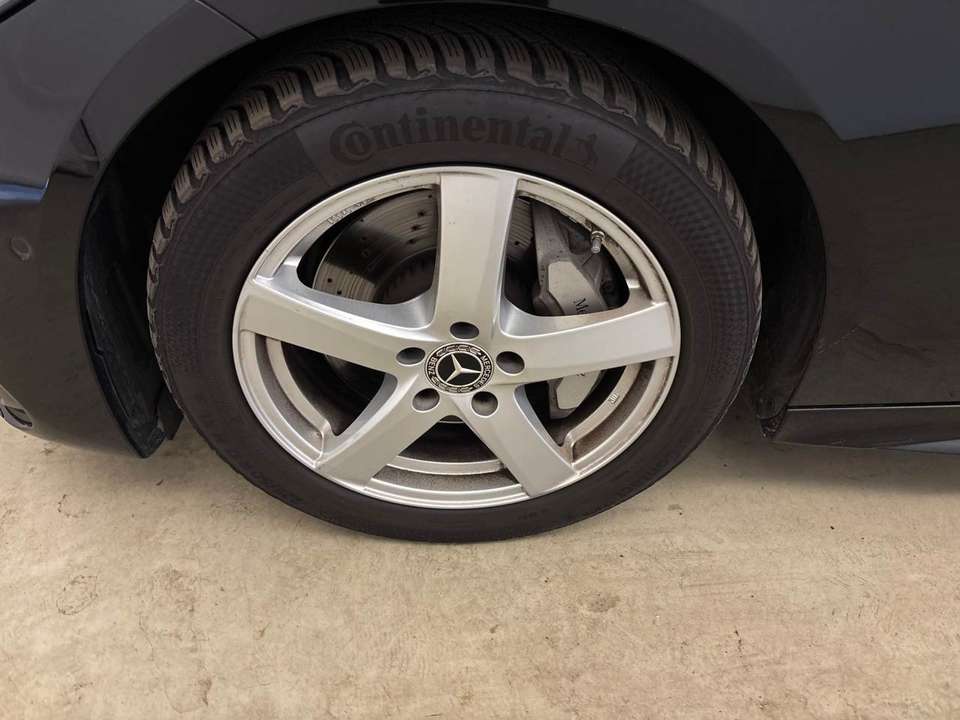 Mercedes-Benz C 220 - Imagem 11