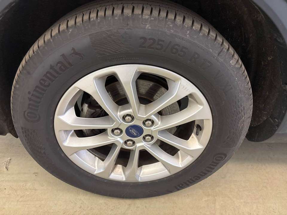 Ford Kuga - Imagem 12