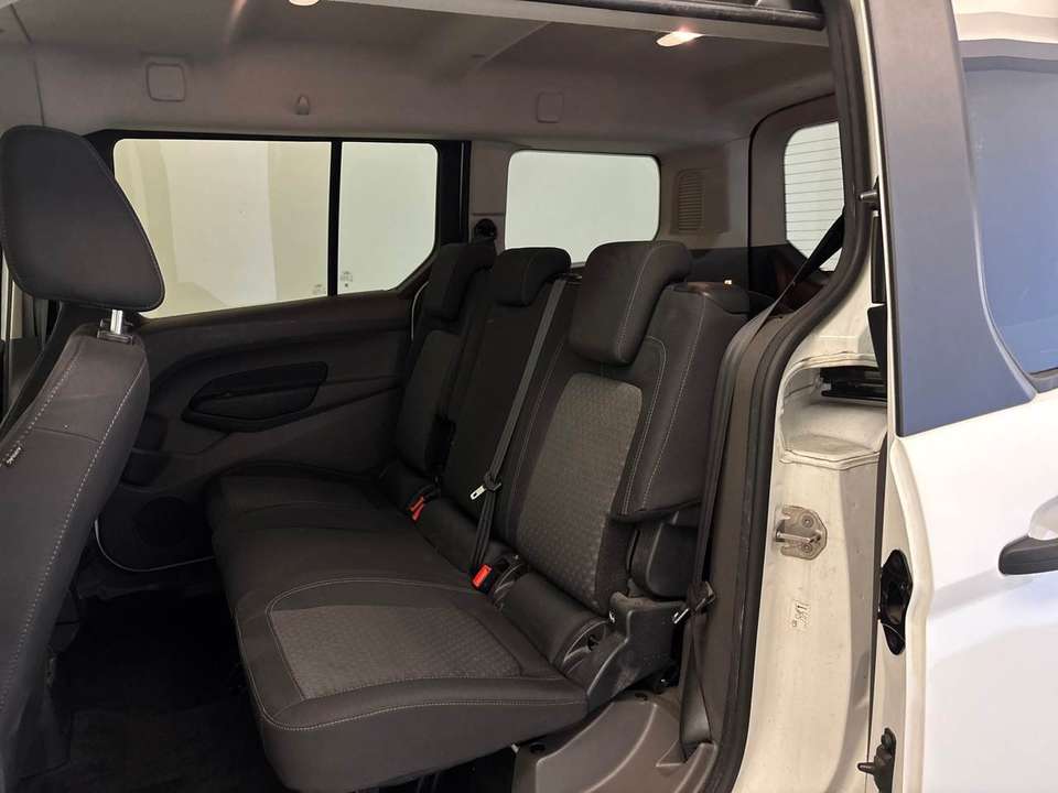 Ford Tourneo Connect - Imagem 11