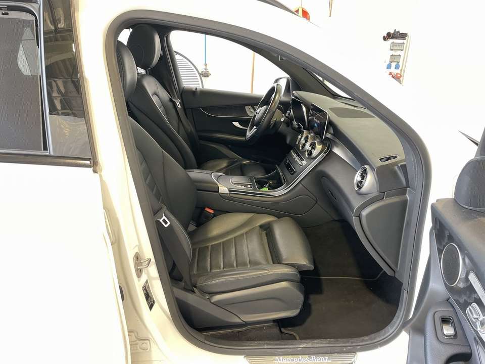 Mercedes-Benz GLC 300 - Imagem 8