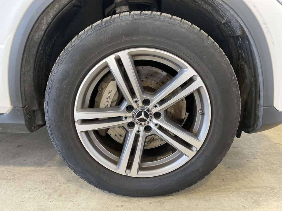 Mercedes-Benz GLC 300 - Imagem 11