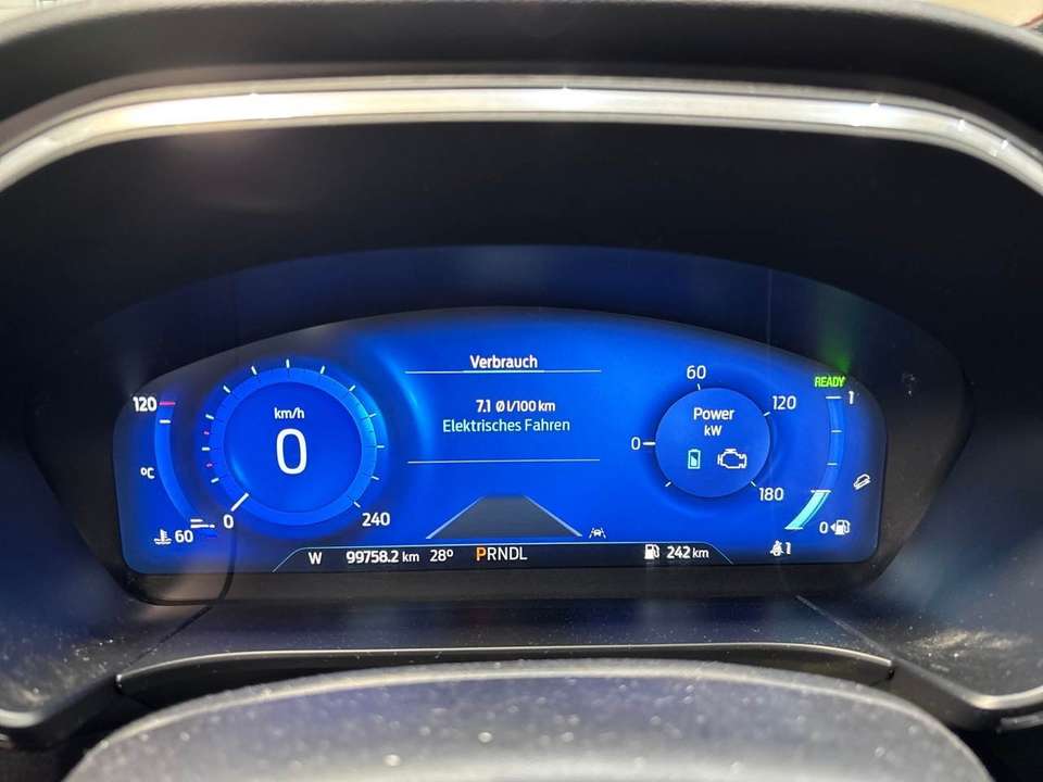 Ford Kuga - Imagem 10