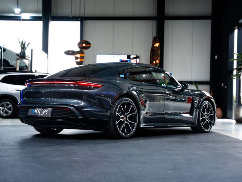 Porsche Taycan - Imagem 4