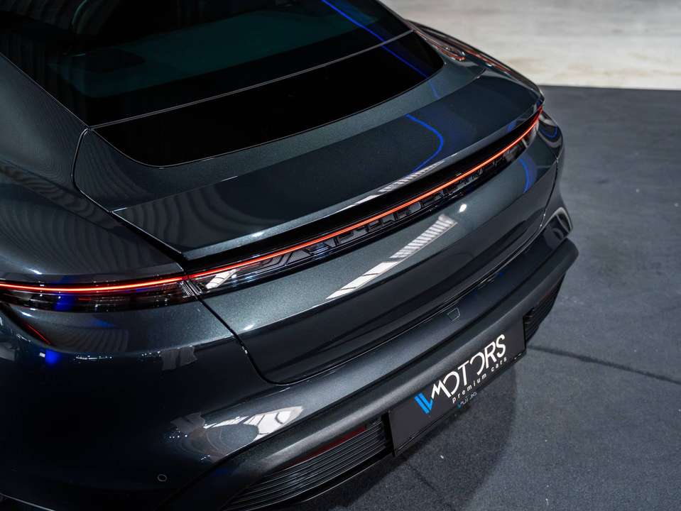Porsche Taycan - Imagem 7