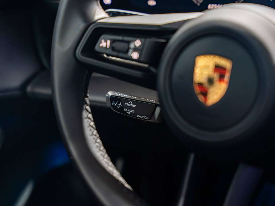 Porsche Taycan - Imagem 9