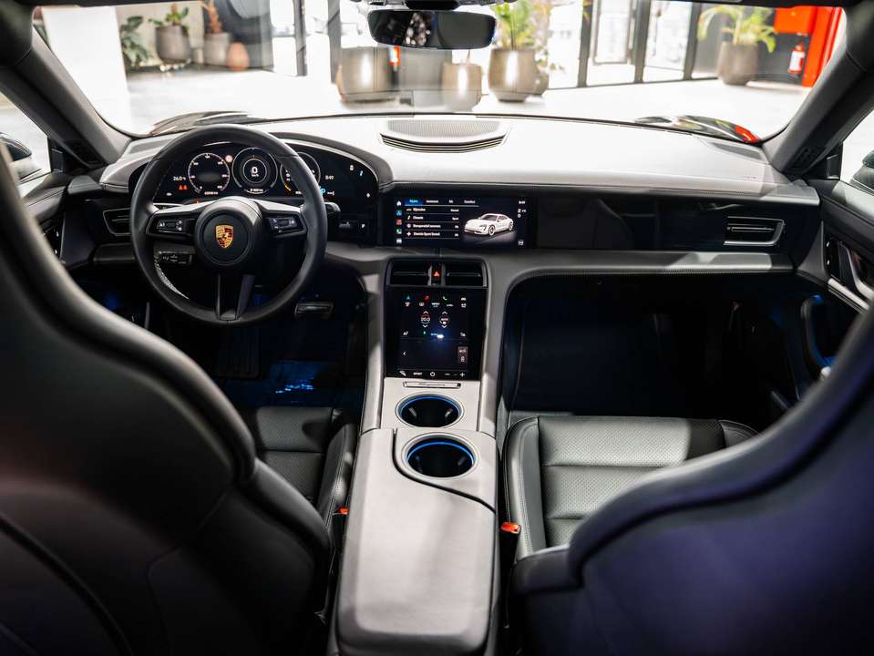 Porsche Taycan - Imagem 10