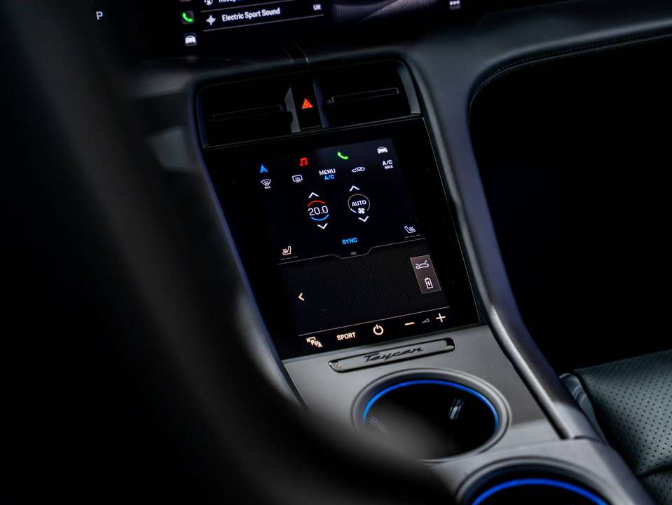 Porsche Taycan - Imagem 11
