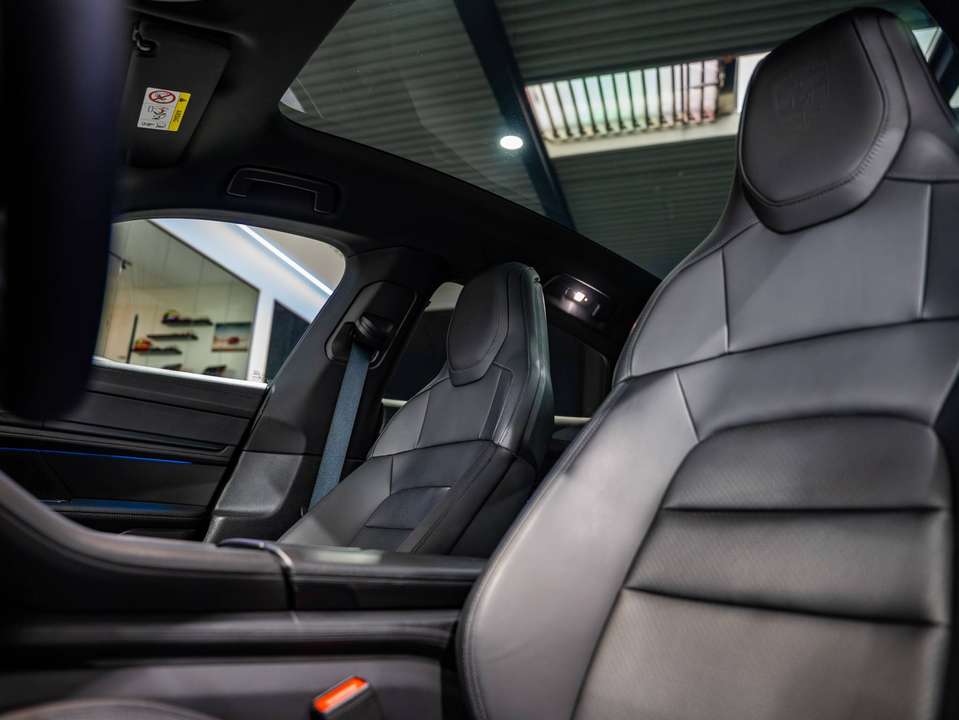 Porsche Taycan - Imagem 14
