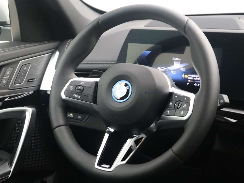 BMW iX1 - Imagem 2