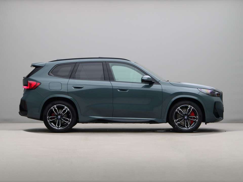 BMW iX1 - Imagem 8