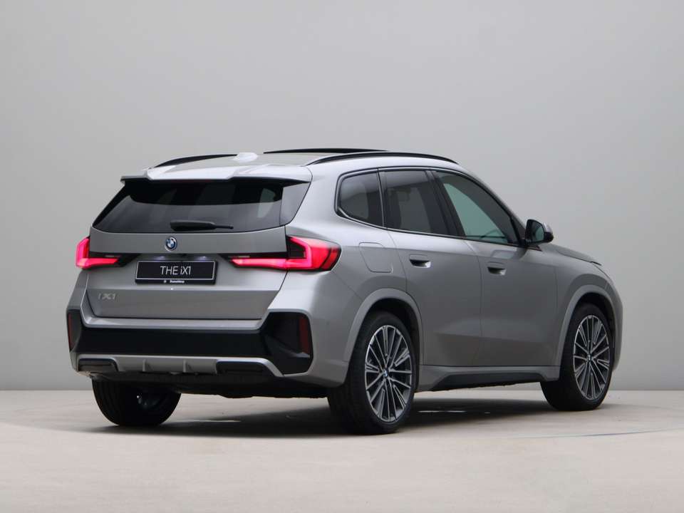 BMW iX1 - Imagem 9