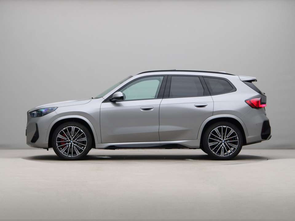BMW iX1 - Imagem 12