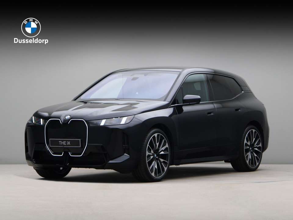 BMW iX - Imagem 1