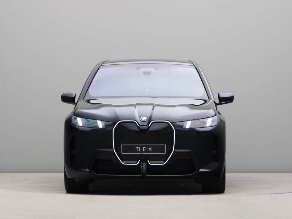 BMW iX - Imagem 5