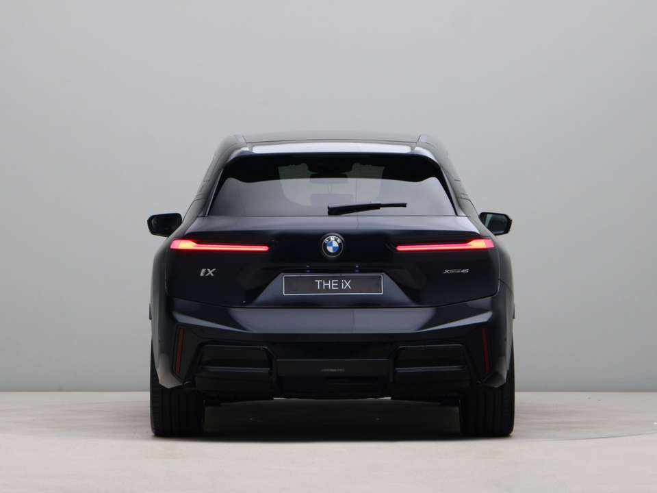 BMW iX - Imagem 9