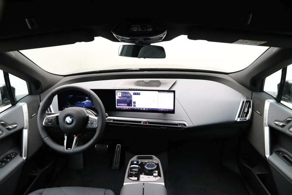 BMW iX - Imagem 12