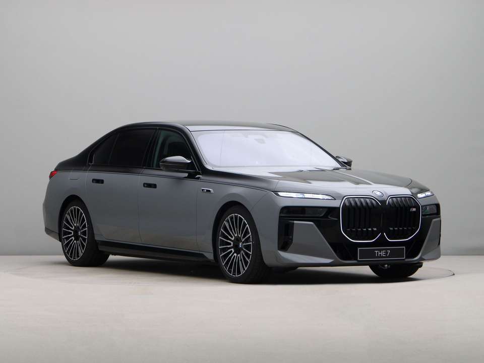 BMW 760 - Imagem 7