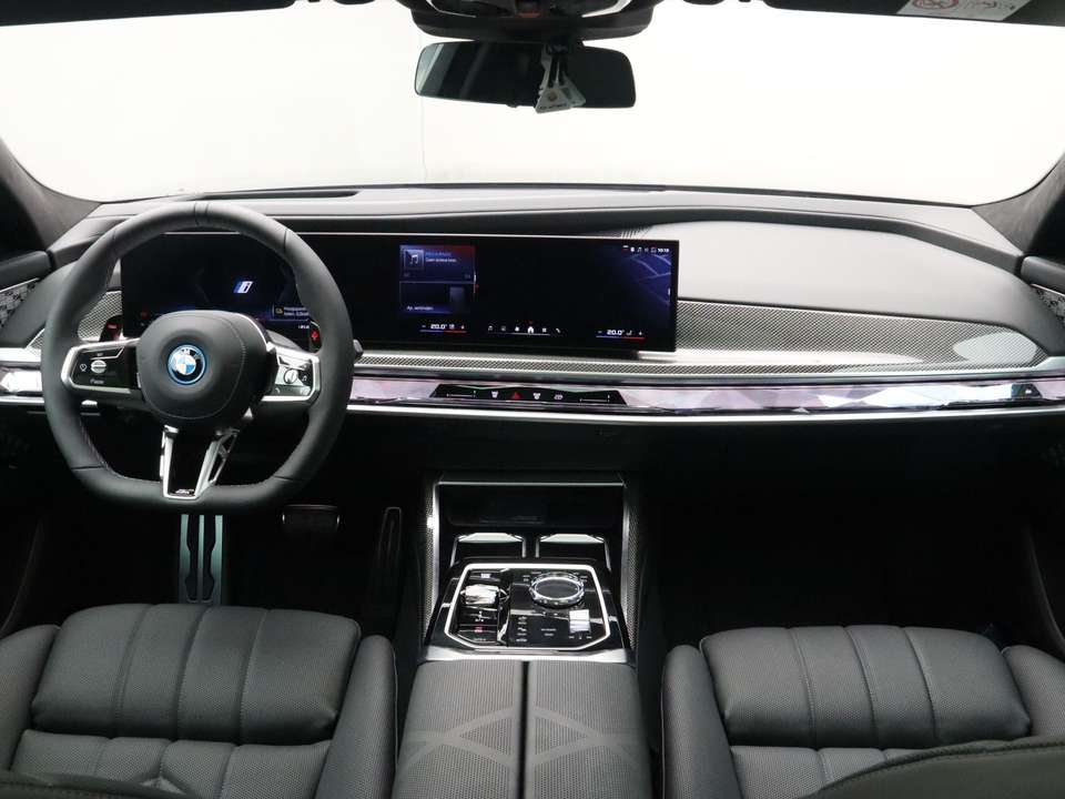 BMW 760 - Imagem 13