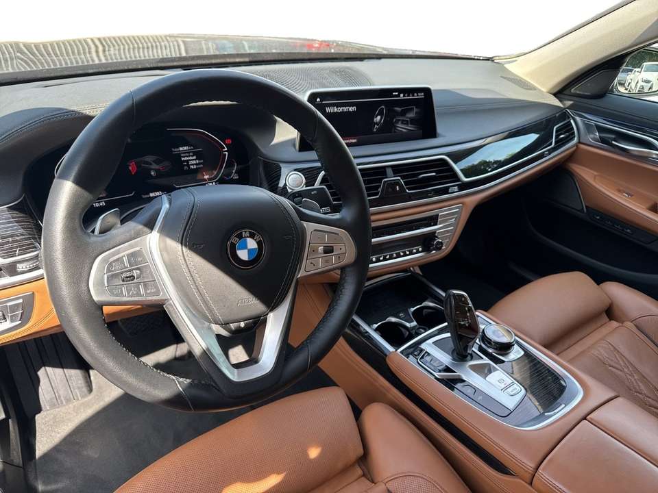 BMW 740 - Imagem 4