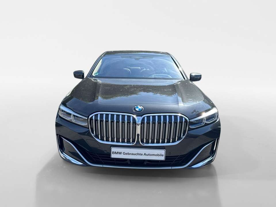 BMW 740 - Imagem 6