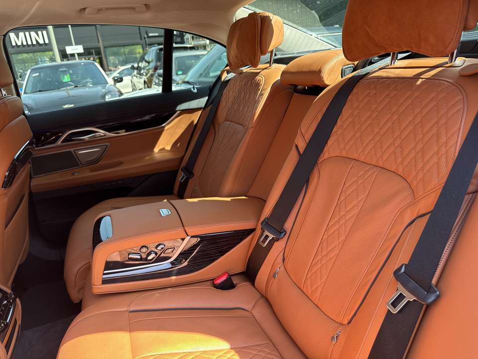 BMW 740 - Imagem 7