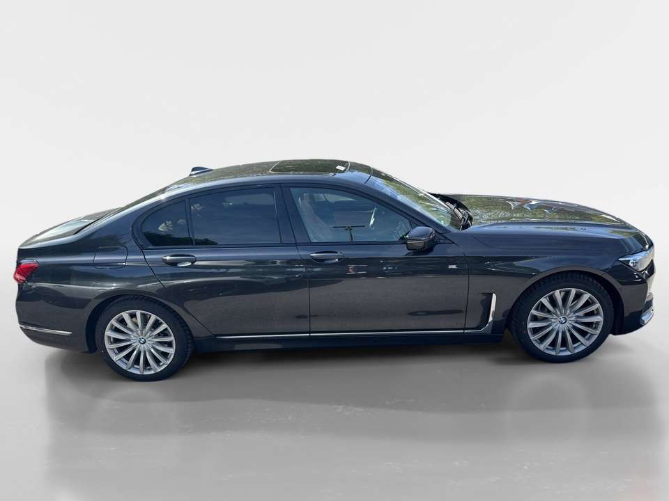BMW 740 - Imagem 8