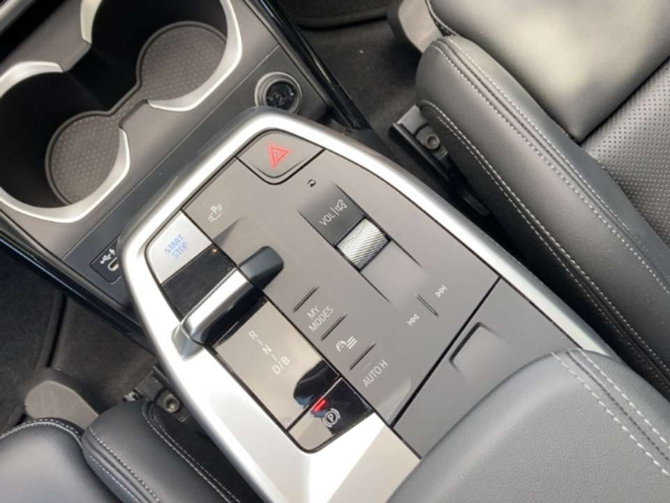 BMW iX1 - Imagem 11