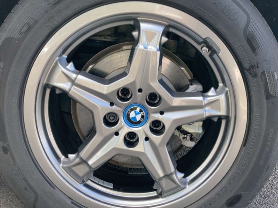 BMW iX1 - Imagem 13