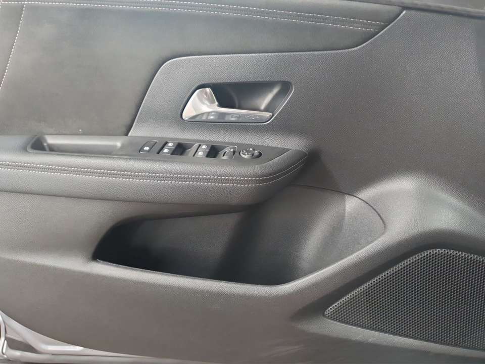 Opel Mokka-E - Imagem 12