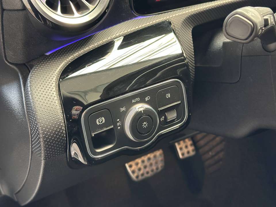 Mercedes-Benz CLA 200 - Imagem 13