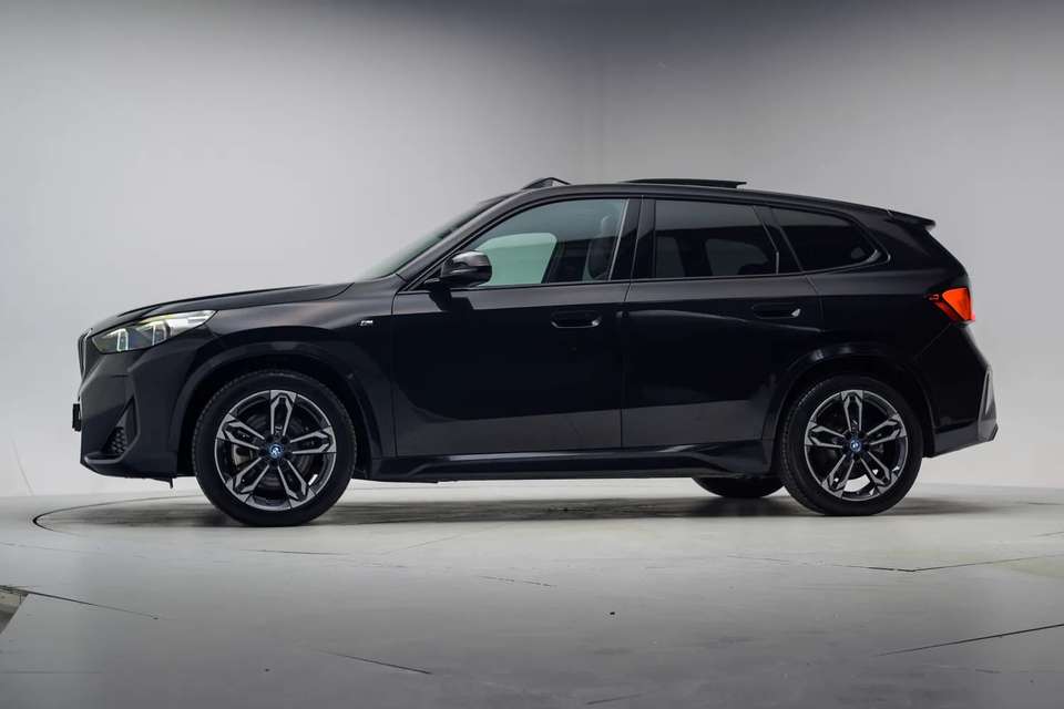 BMW iX1 - Imagem 2